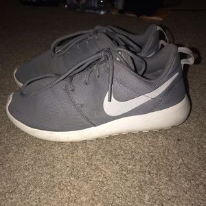 Gray Nike Tennis Shoes